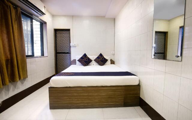 SPOT ON 76201 Hotel Saim Palace