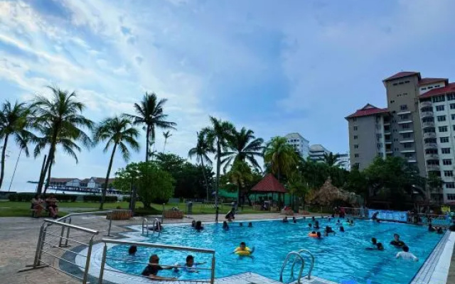 Beachfront Bliss with 3BR Sea View Glory Beach PD – Outside – Port Dickson