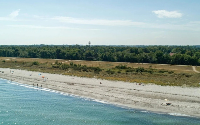 6 Person Holiday Home in Vaeggerlose