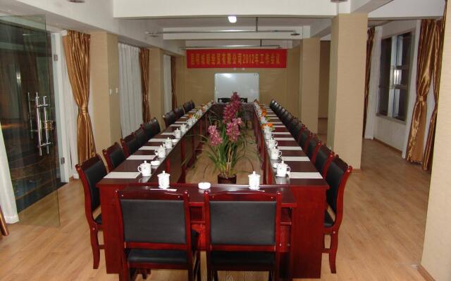 Red River Hotel