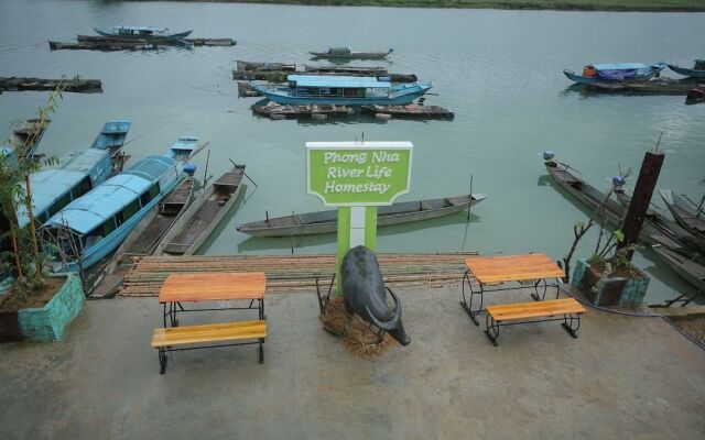 Phong Nha Riverlife Homestay - Hostel