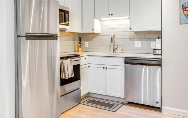 Killington Vermont Condo w/ Ski-in Trail