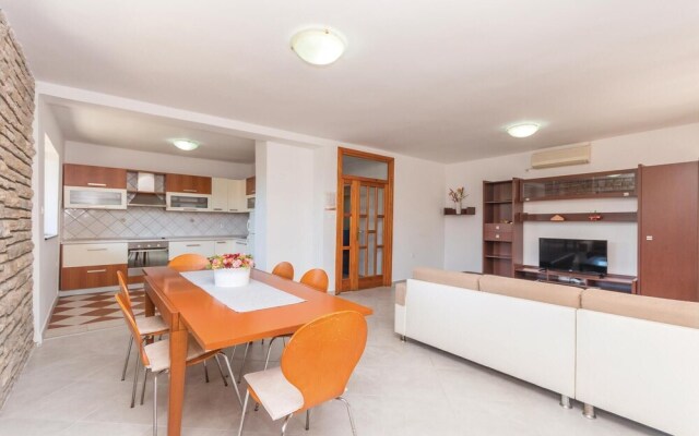 Beautiful Home in Bibinje With 5 Bedrooms