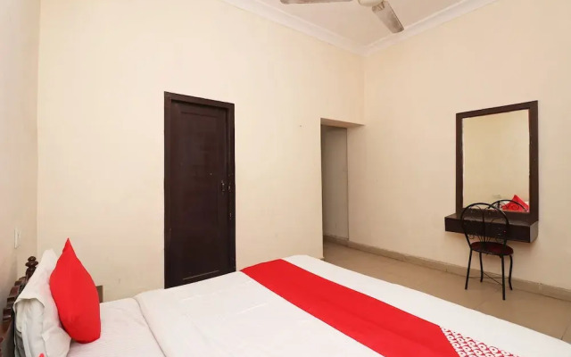 OYO 29826 Central Hotel