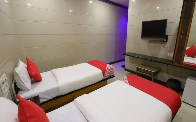 OYO 10697 Hotel Suraj Inn