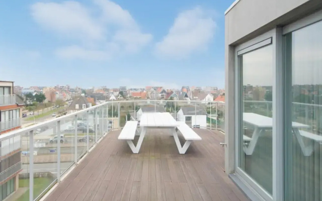 Penthouse in Ostend With sea View Dining