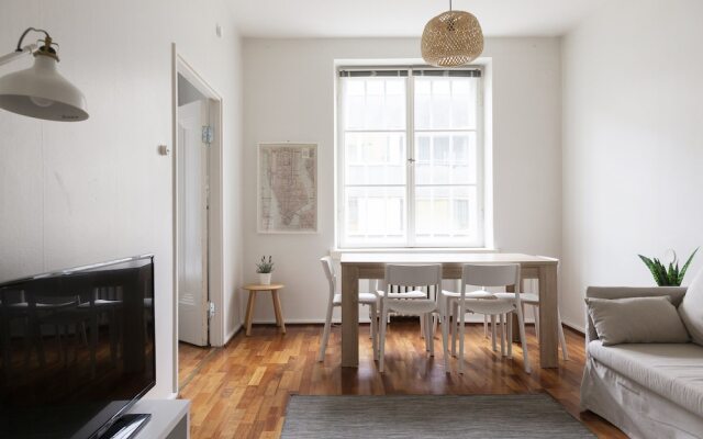 2ndhomes Cozy & Spacious 2BR Apartment