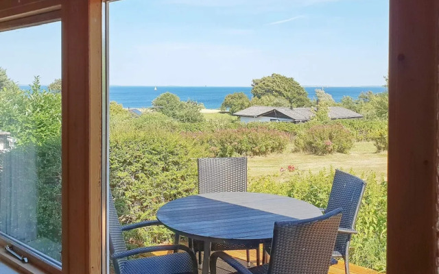 Rustic Holiday Home in Augustenborg near Sea