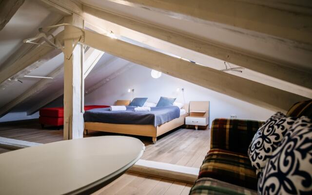 Panorama Old Town apartment by DuHomes