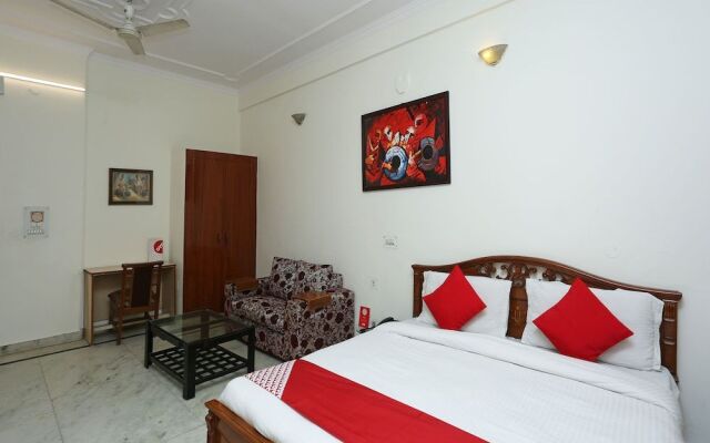 OYO 14674 Hotel Raj Mahal Inn