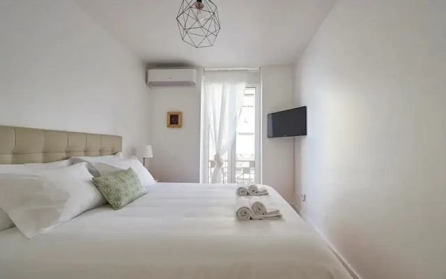 Modern 1-Bed With Ac & Private Terrace
