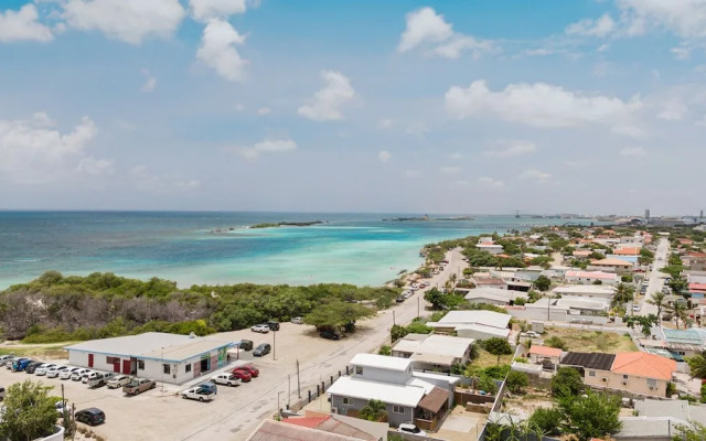 Mangel Halto Aruba one Minute Walk to Beach Apt1