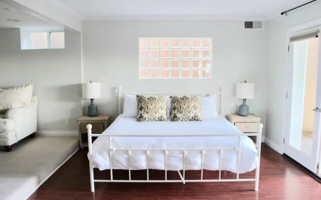 PCH 7 in Malibu With 3 Bedrooms and 2 Bathrooms