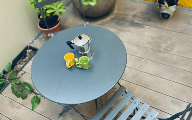 Valletta Collection - Merchant Str Apartment with large yard