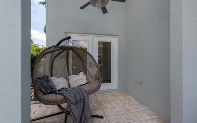 Hollywood Dream House - 5 Bedroom with Heated Pool