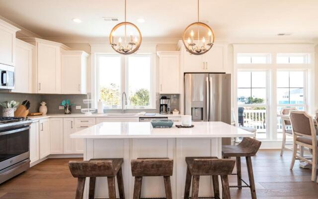 Oki Dokey by Oak Island Accommodations