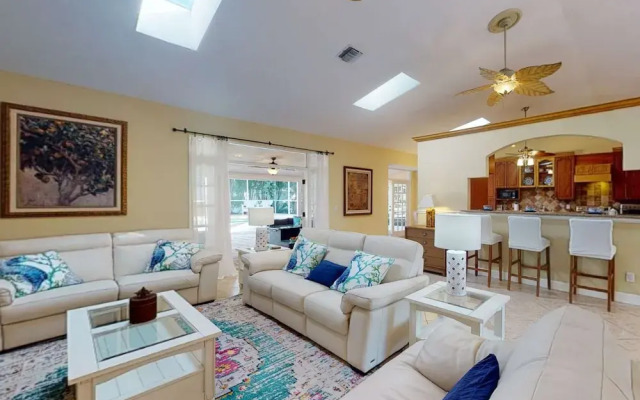 Sarasota Bay Pool Home