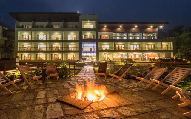 Royal Tiger Safari Resort