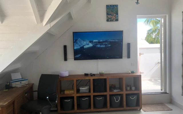 Deja Blue - Comfortable Beachfront condo