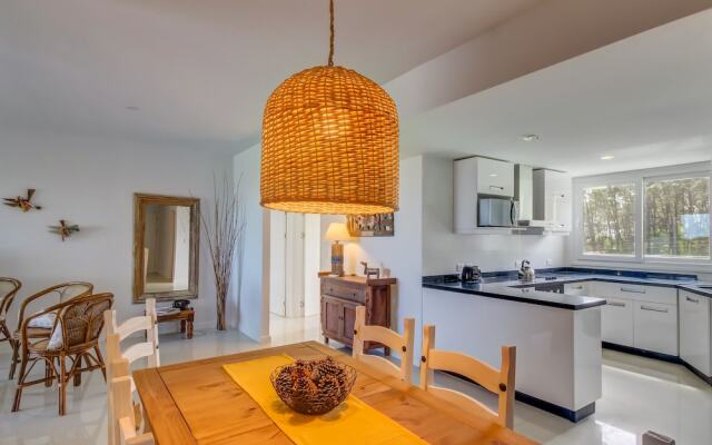 Moderno apartamento frente al mar y piscina - Azure Towers