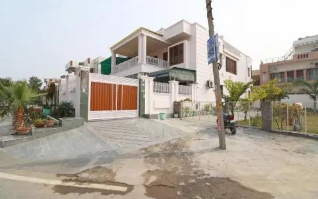 Love Guest House By OYO Rooms
