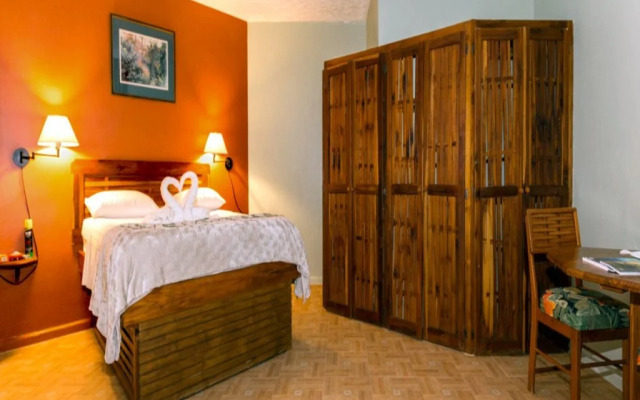 Toucan Inn