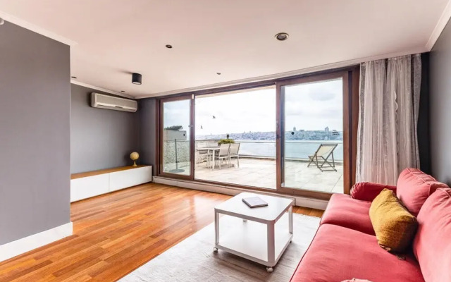 Duplex Flat w Panoramic Bosphorus View and Terrace