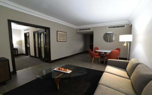 Portemilio Hotel And Resort