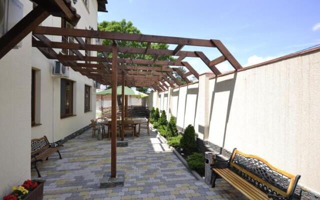Mini Hotel on Kollektivnaya 43