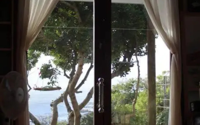 Quirky Eco-Friendly Artist Studio (Sea Views)