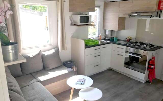 Bungalow With 2 Bedrooms in Saint-jean-de-monts, With Pool Access and