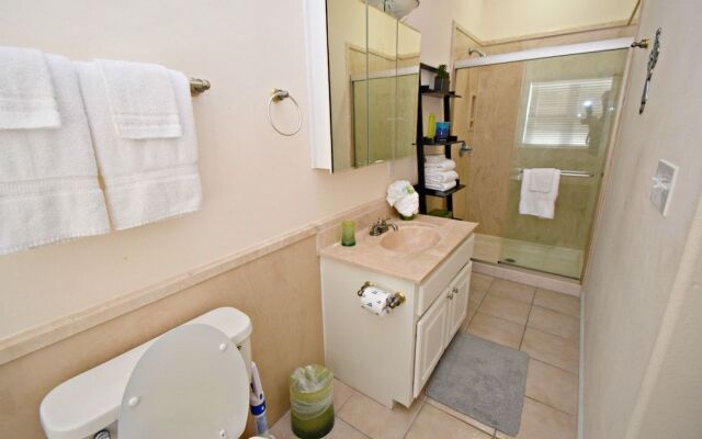 Spinnaker Pointe 1B by RedAwning