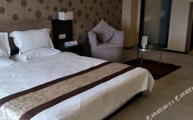 Super 8 Hotel Chengdu West Near BaiCaoLu Subway St