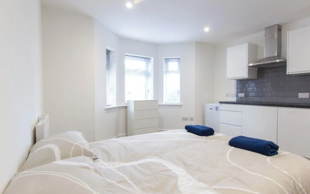 Bridge Road - Room 1b