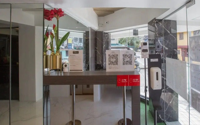 OYO 675 Circuit Hostel