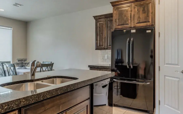 Razorback Ridge 4 Bedroom Apts by RedAwning