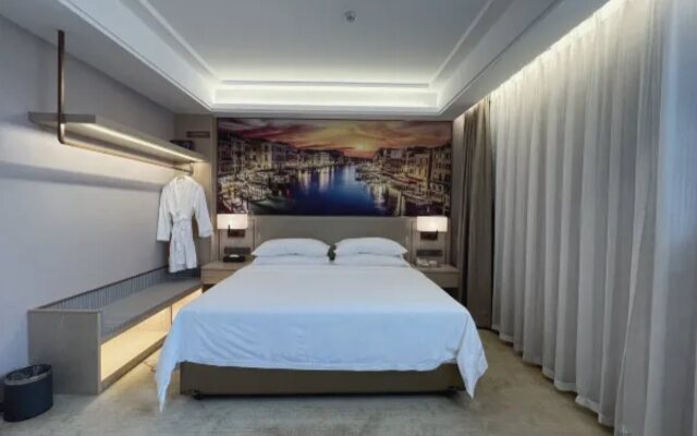 Vienna Hotel (Dongguan Wangniudun Wanghong Hub City)