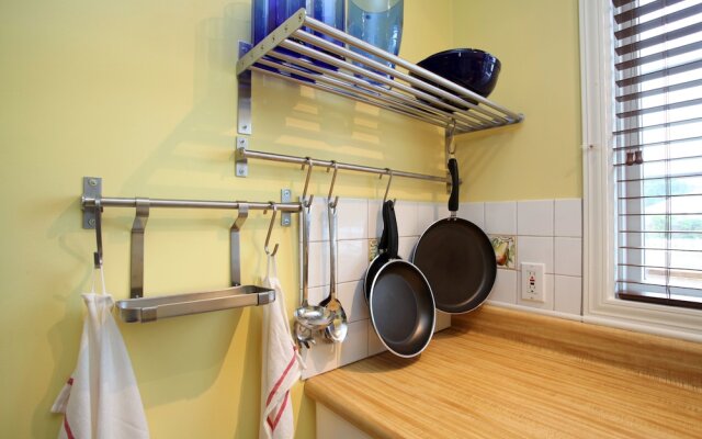 Paradise Suites & Vacation Rentals