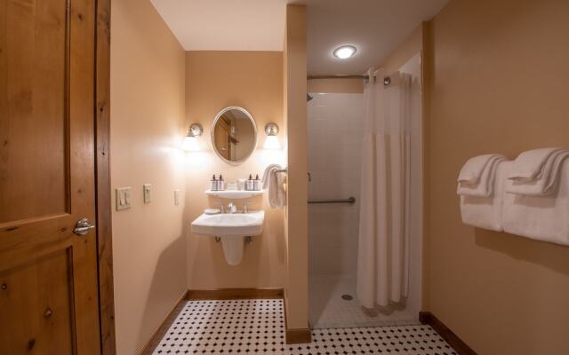 Wheelchair Accessible 2-Bedroom Slopeside Condo - No Cleaning Fee! by RedAwning