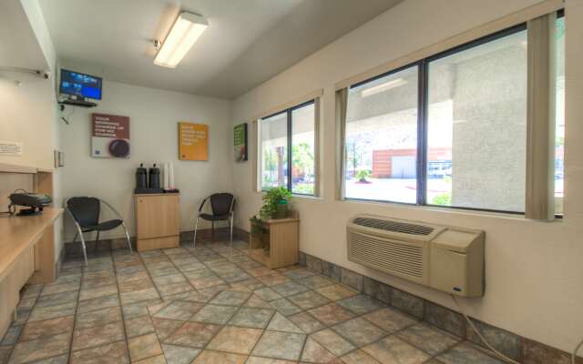 Motel 6 Palm Springs, CA - Downtown