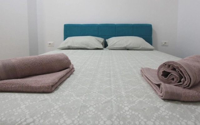 Lovely one bedroom apartment with parking space