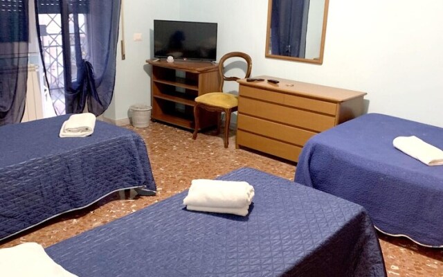 Apartment with 2 Bedrooms in Lido di Ostia, with Wonderful City View, Furnished Balcony And Wifi - 300 M From the Beach