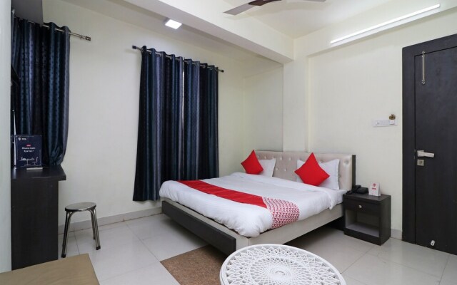 OYO 8219 Hotel Manan