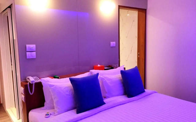 S Box Sukhumvit Hotel