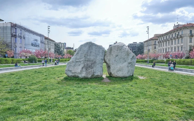 Milan Retreats City life