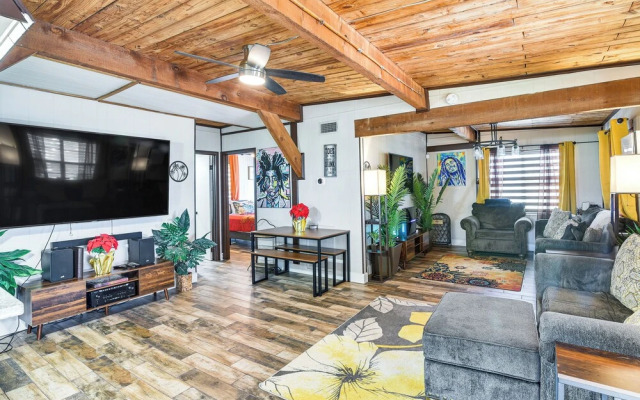 Private Pool, Deck & Patio: Galveston Oasis!