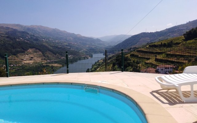 Villa with 3 Bedrooms in Mesão Frio, with Wonderful Mountain View, Private Pool, Furnished Terrace - 93 Km From the Beach
