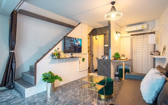 Isara Boutique Hotel and Cafe