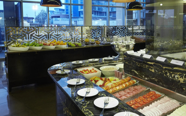 Crowne Plaza London - Battersea