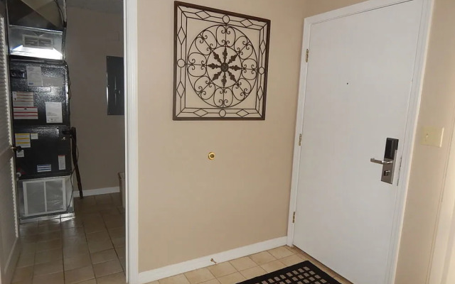 Four Seasons Racquet Club Condominiums